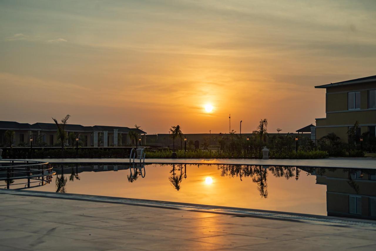 Hawthorn Suites By Wyndham Dwarka Luaran gambar